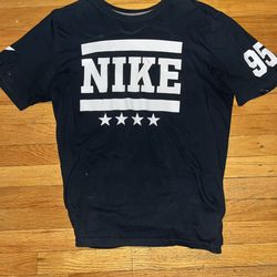 Black Nike shirt large
