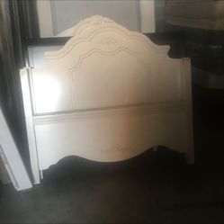 🥰FULL SIZE WOOD BED FRAMES  $199 EACH🥰