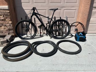 Schwinn Axum 29er Mountain Bike Lot - Frame, RockShox Forks, Tires & Parts please read description
