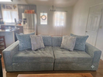 RC Willey couch