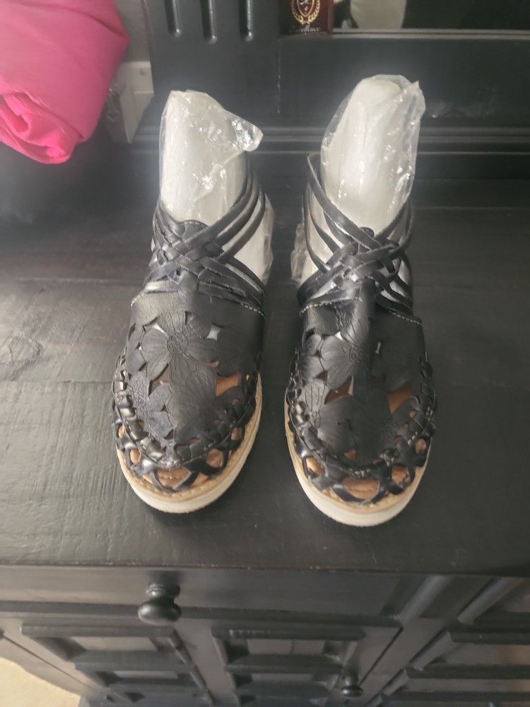 Black Mexican Style Sandals Sz8