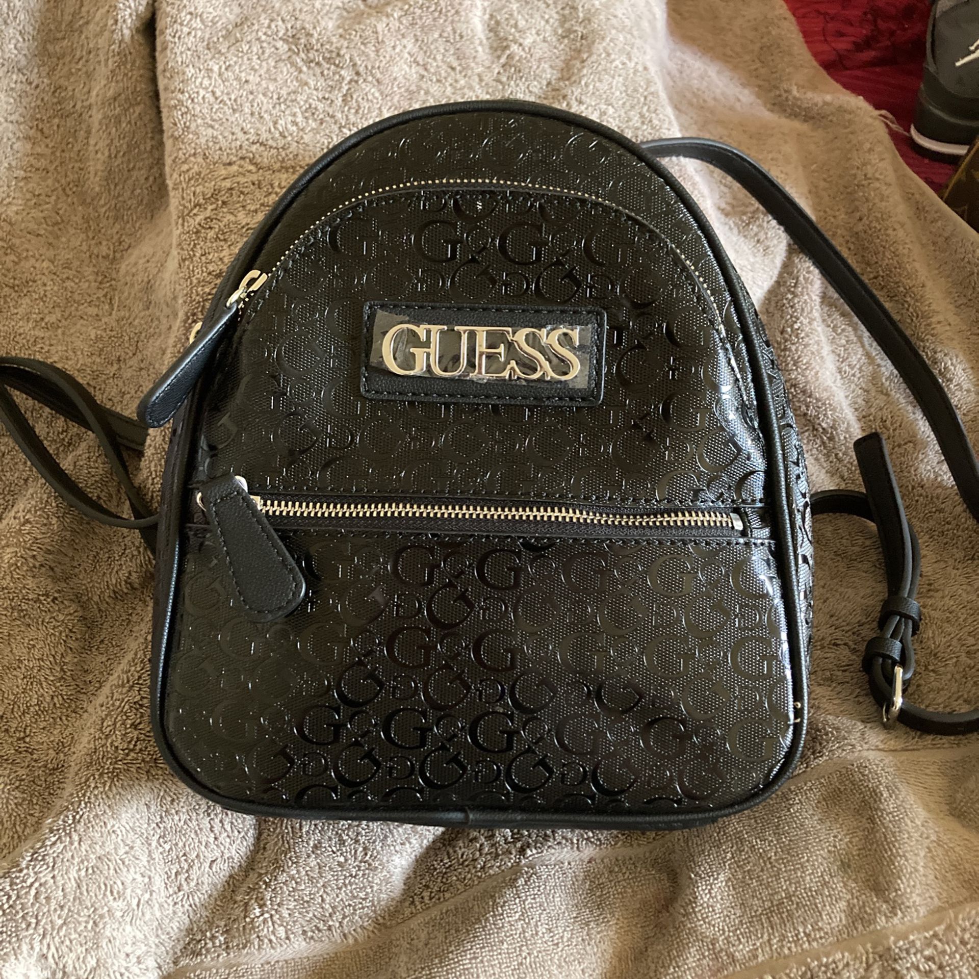 GUESS zipped pocket tote bags for Sale in Fair Oaks, CA - OfferUp
