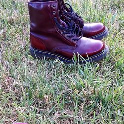 Dr. Martin Vegan 1460 cherry red boot sz. 10