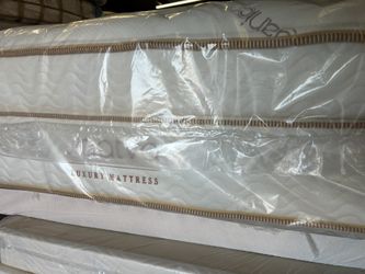 Saatva Classic 15” Plush Soft Queen Mattress !
