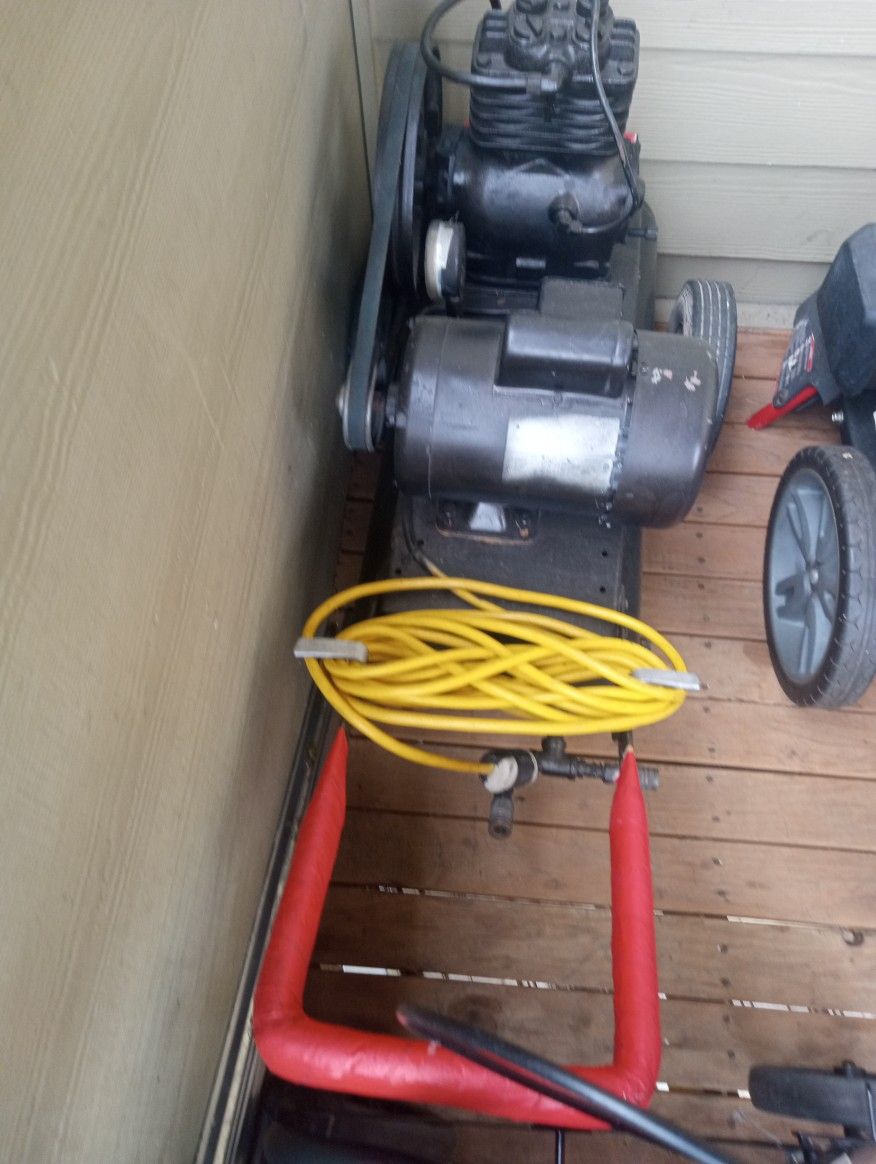 Air Compressor With 100-ft Hose