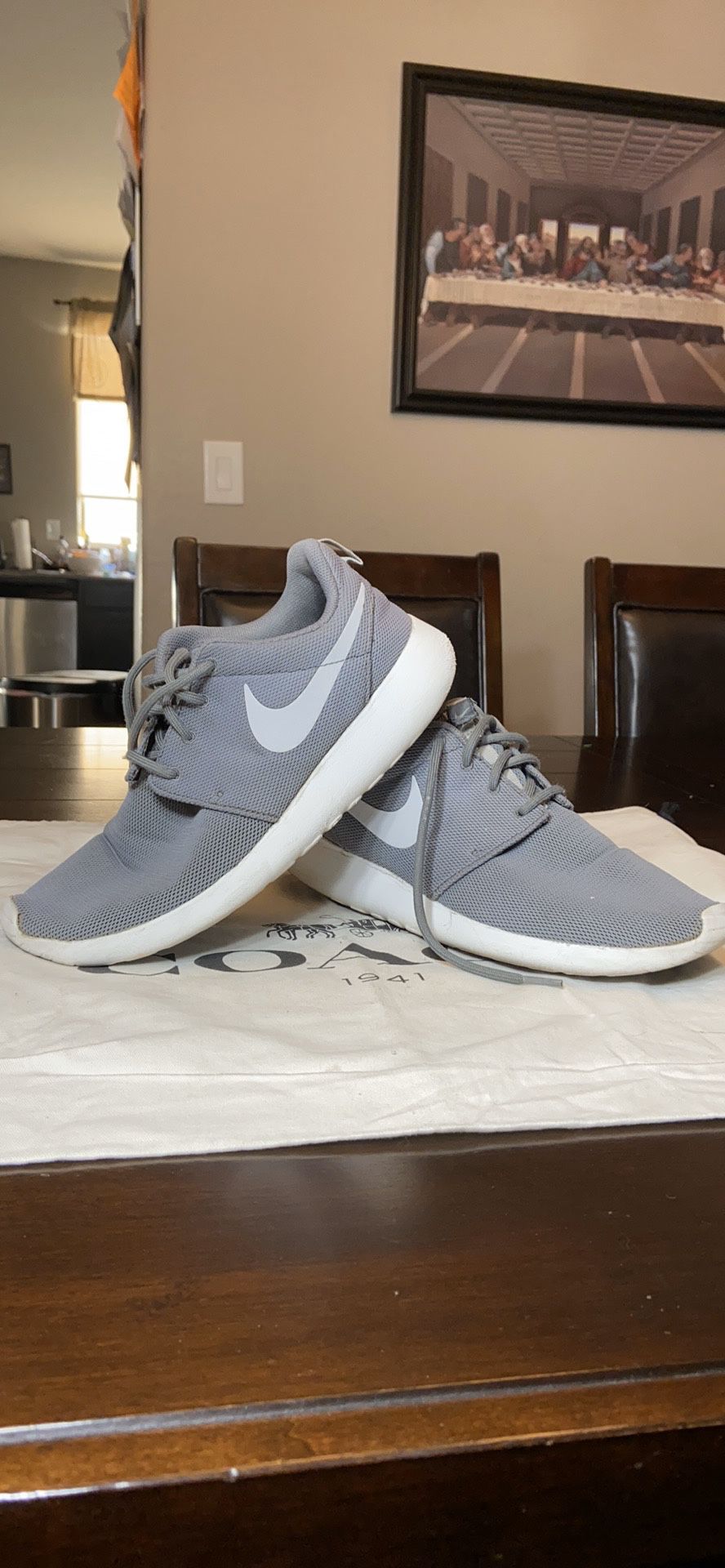 Nike Roshe One Women's Shoes. Size 9.5