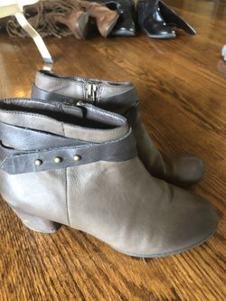 Tucker & Tate brown boots