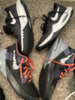 Brand new MENS Nike basketball shoes size 9.5 both for 80$ or 50$ each