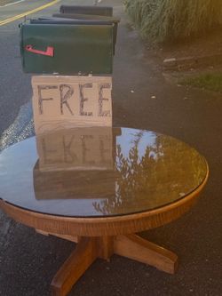 Free solid wood round coffee table 42”
