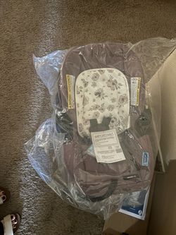 BRAND NEW graco newborn car seat STROLLER NOT INCLUDED