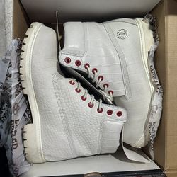 Limited Release Timberlands Size 10 White Serpent 