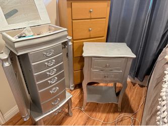 Jewelry Vanity with side table