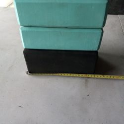 3 Fitness Bricks