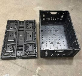 Foldable stackable storage crates