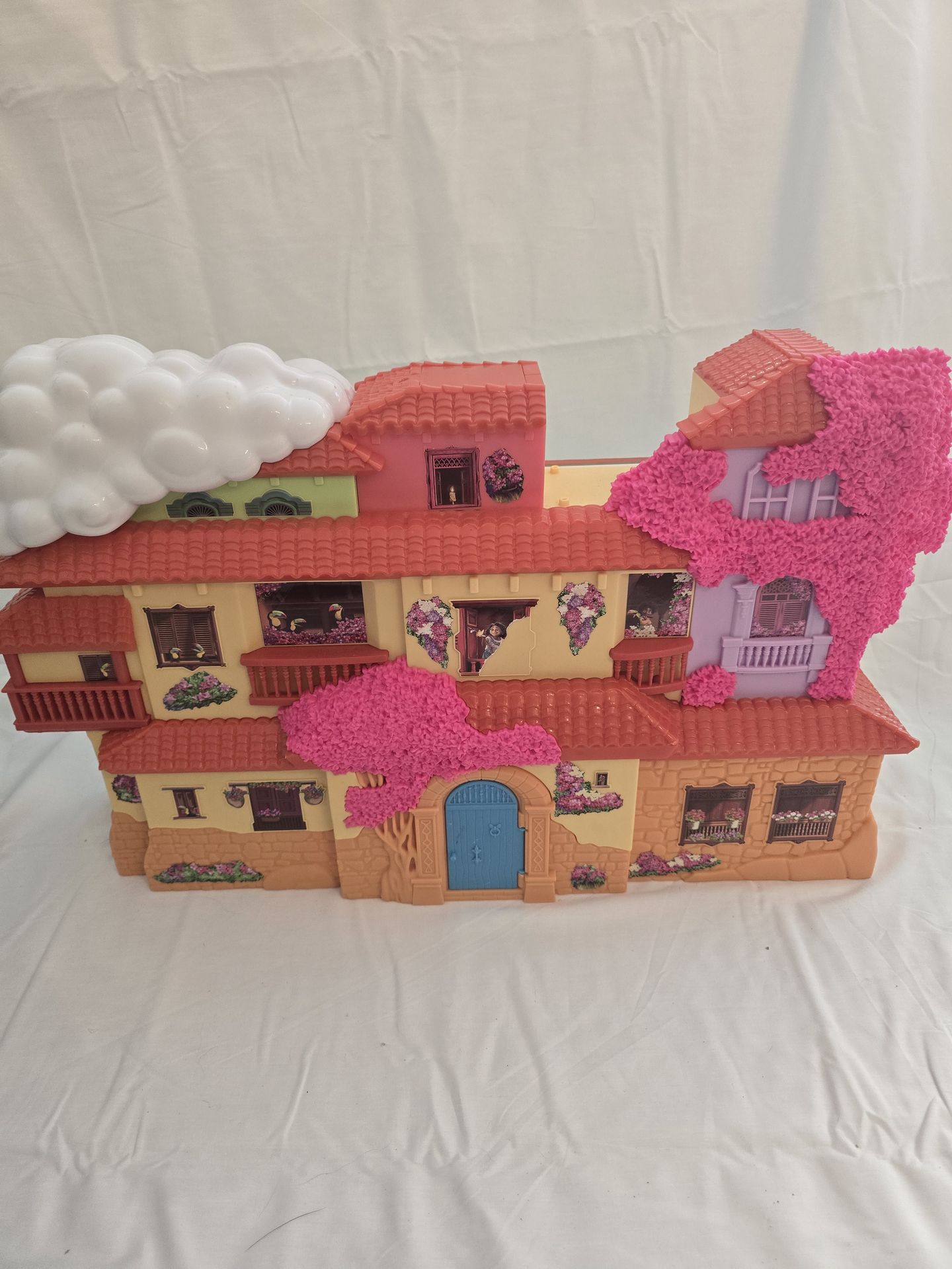 Encanto House with Accessories