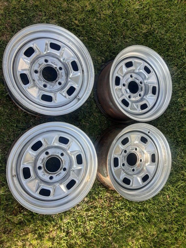 1970 Chevy  Nova  14 Inches Rims  Parts 