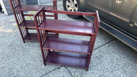 Foldable shelves