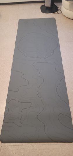 βGround your mind, body, and spirit with this like-new yoga mat β $20.β