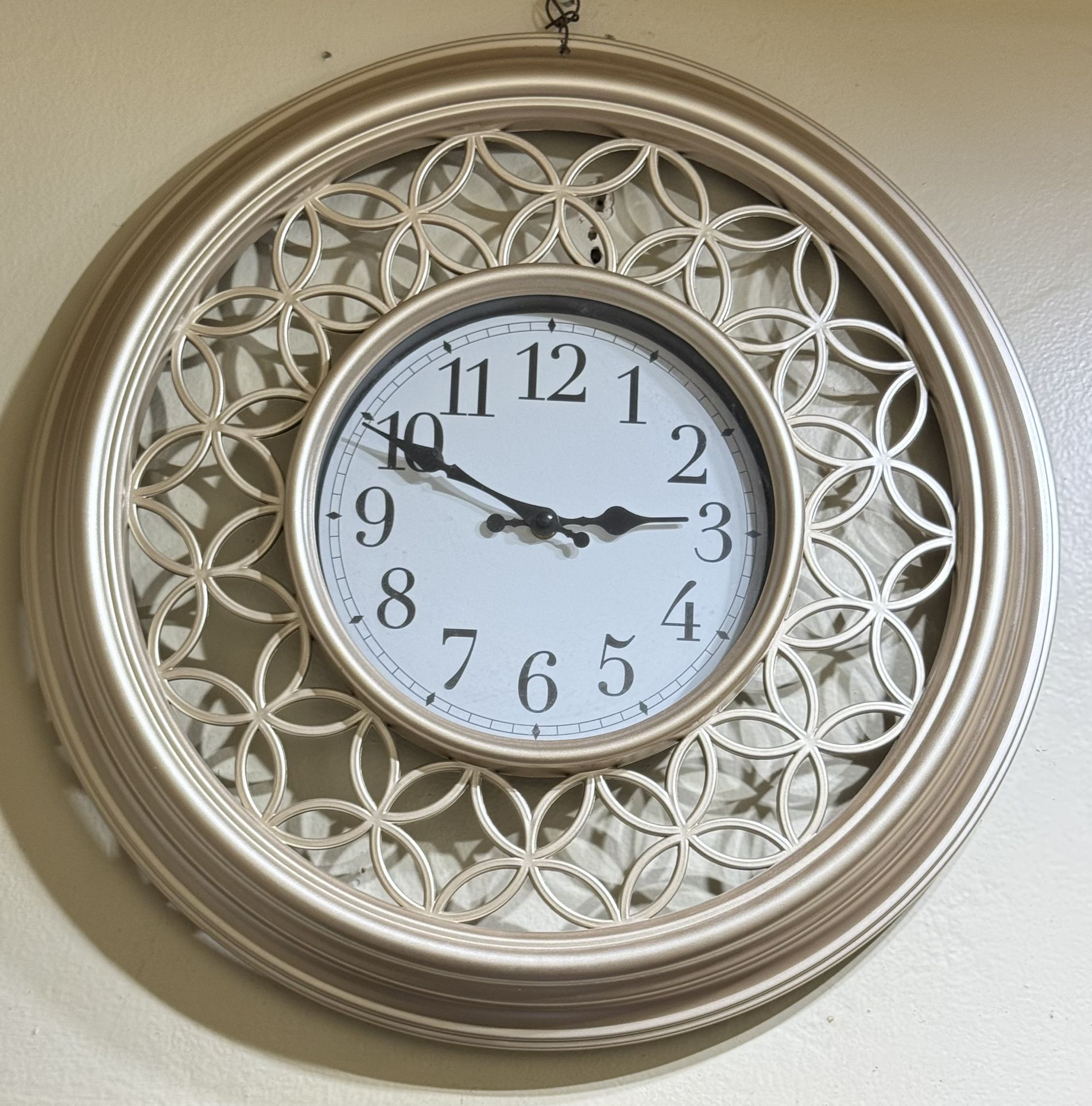 Gold/bronze Clock