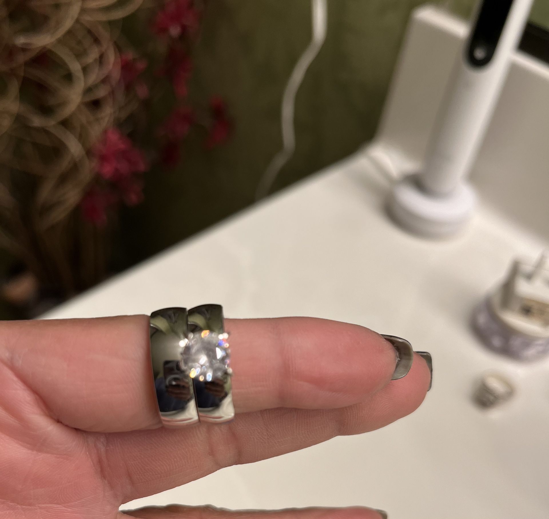 SILVER TONE WEDDING RINGS SIZE 7