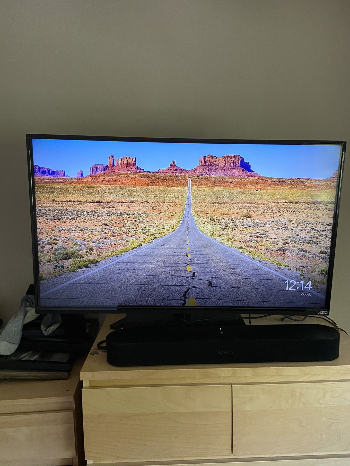 Vizo 40 inch smark tv and remote