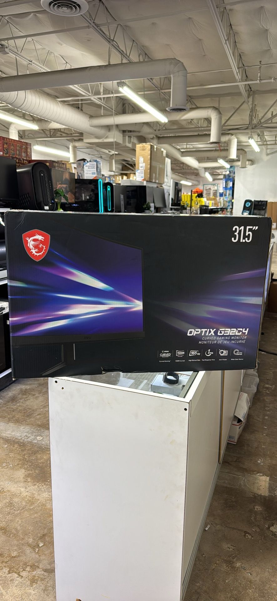 MSI 31.5" Curved FHD (1920x1080) HDMI DP 165Hz 1ms FreeSync LCD Gaming Monitor - Optix G32C4W