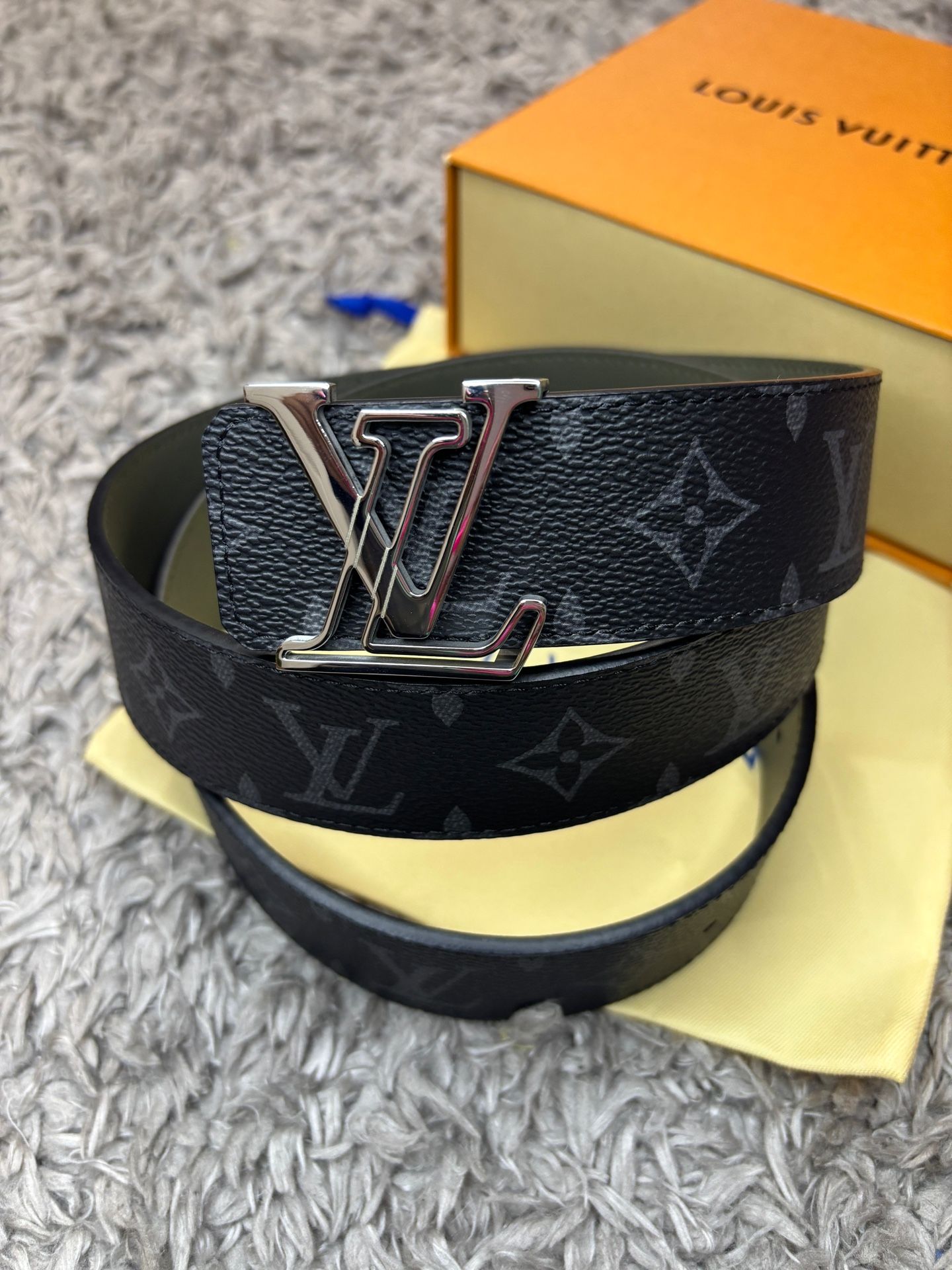 LV belt size 110centimeters 44inches