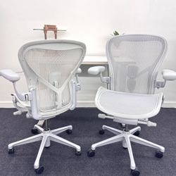 HERMAN MILLER MINERAL SATIN ALUMINUM REMASTERED AERON CHAIRS SIZE B IN LIKE NEW CONDITION $850 EACH DELIVERY AVAILABLE 🚚🚚