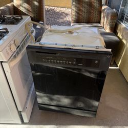 Gas Stove & Dishwasher 