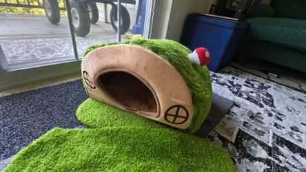 Cat house - hobbit hut style $25