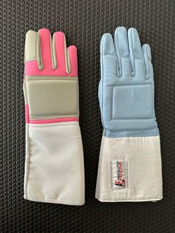 Kids Fencing Gloves (Right Hand) – Size 7 & 7.5
