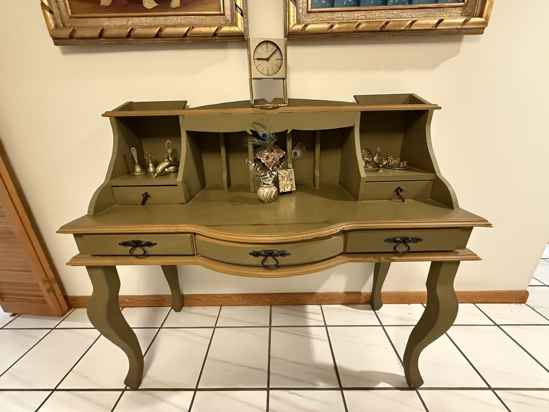 Antique Desk (green)