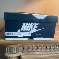 Air Jordan 1 Retro High OG 'Midnight Navy'