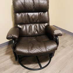 Moving chair in good condition but need the leather cover . 