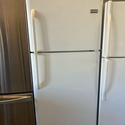 Frigidaire Top Freezer Refrigerator