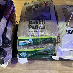 Rabit pellets and cages and all supplies 