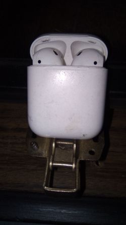 Apple AirPods with Charging Case
