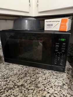 Black Countertop Microwave Oven