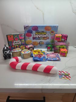 LOT OF 15 SQUISHYS. Selling AND trading
