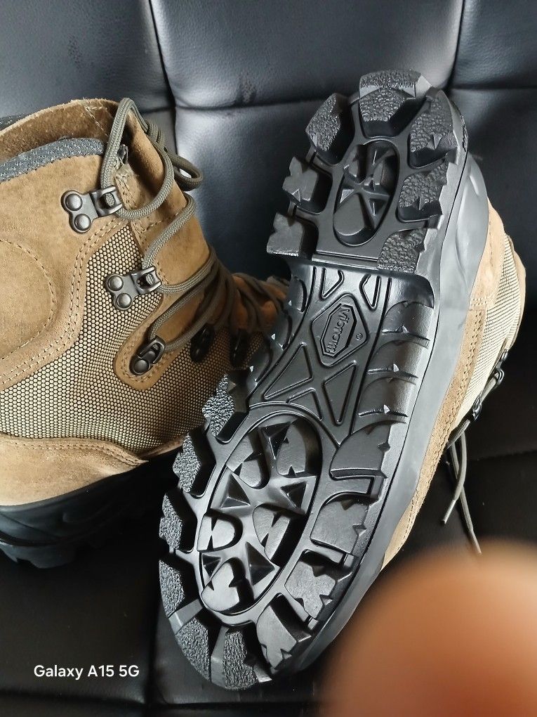 Bates E03600 Tora Bora Alpine Hiking Boots Size 8