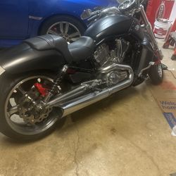 V Rod 2009 $9,500    Or better offer