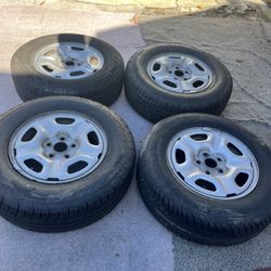 2012. Toyota Tacoma.  Rines.  And. Tires. Parts