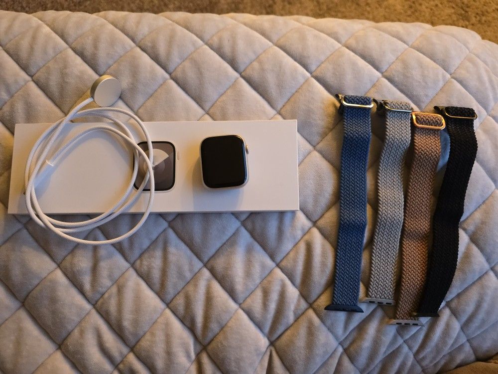 Apple Watch Series 9 (45mm) Wi-Fi