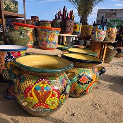 Authentic talavera🌺cacti, flowers, wall art
PLANTERS🪴Metal Art Imports