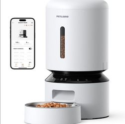 PETLIBRO Automatic Cat and Dog Feeder, white model, unopened