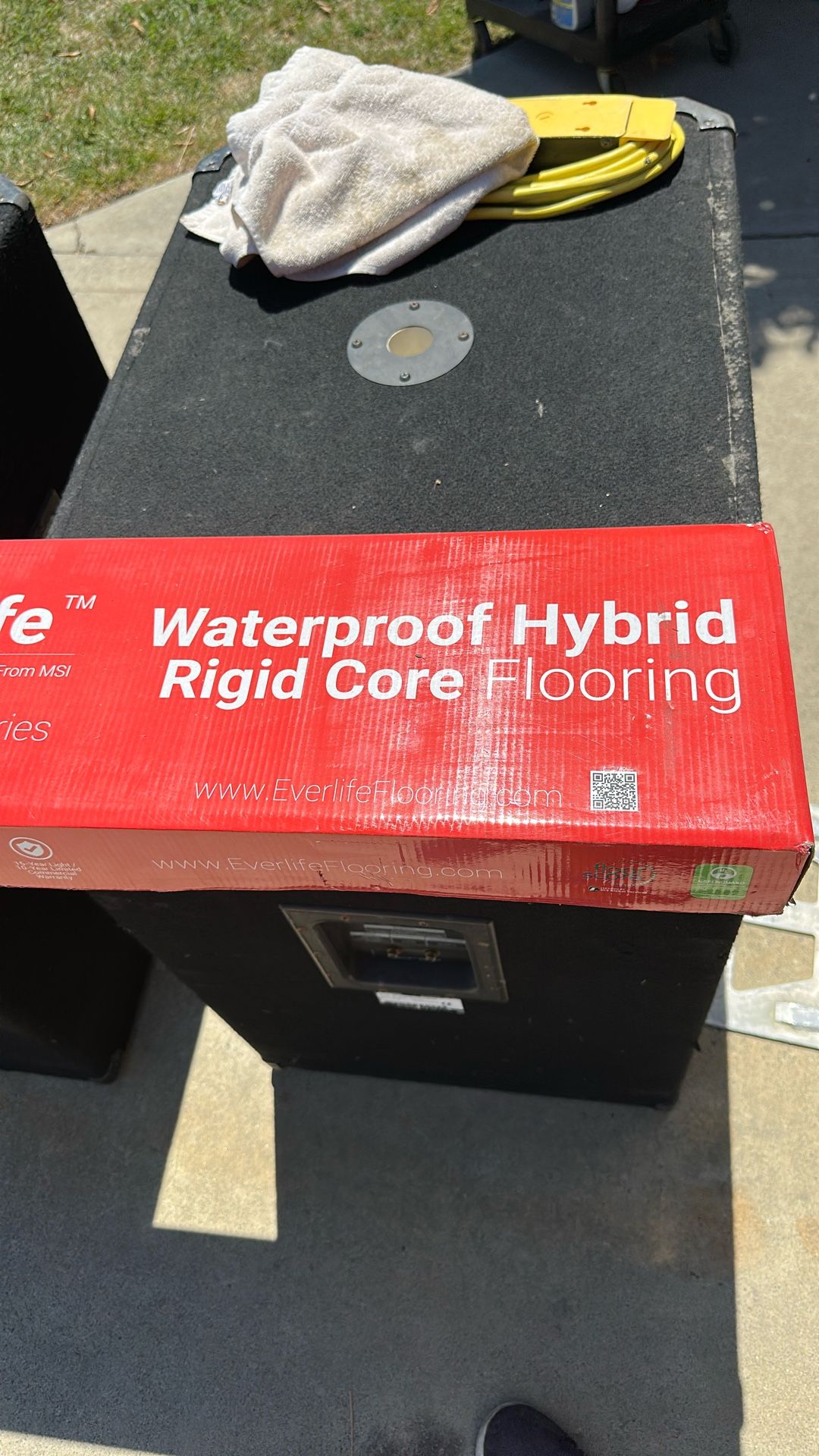 Waterproof Hybrid Rigid Core Flooring