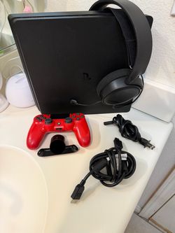 PlayStation 4 w/ Wired Headset, 1 controller & controller paddles