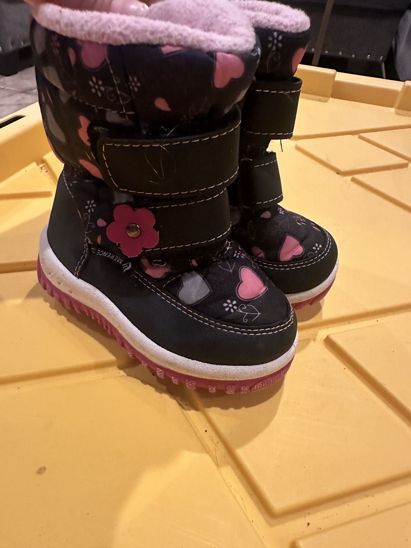 Girls Snow Boots Size 6