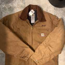 Carhartt Detroit Jacket Size Large for Sale in Gresham, OR - OfferUp