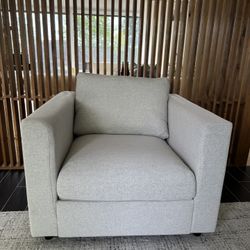 Cozy And Large Modern Armchair